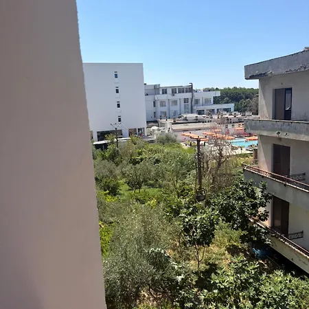 Kodra Lägenhet Golem (Tirana)